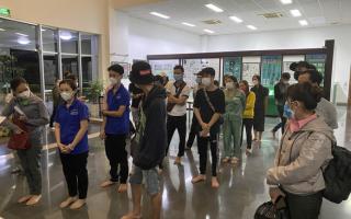 Doanh nghiệp thuê khách sạn cho công nhân ở lại khi phường bị phong tỏa