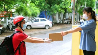 J&T Express gây quỹ hỗ trợ cho người lao động lên tới 3 tỷ đồng