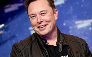 Có gần 300 tỷ USD, tỷ phú Elon Musk tiêu tiền vào đâu?