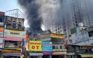 Hà Nội: Cháy kèm theo tiếng nổ trong ngôi nhà trên phố Tam Trinh