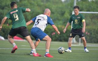 Những nữ cổ động viên quyến rũ trên khán đài Press Cup 2023