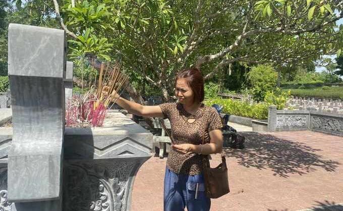 Tiếng hát giữa nghĩa trang